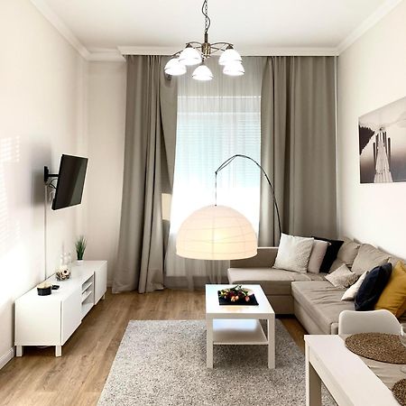Alfoeldi Palace Apartman Debrecen Luaran gambar