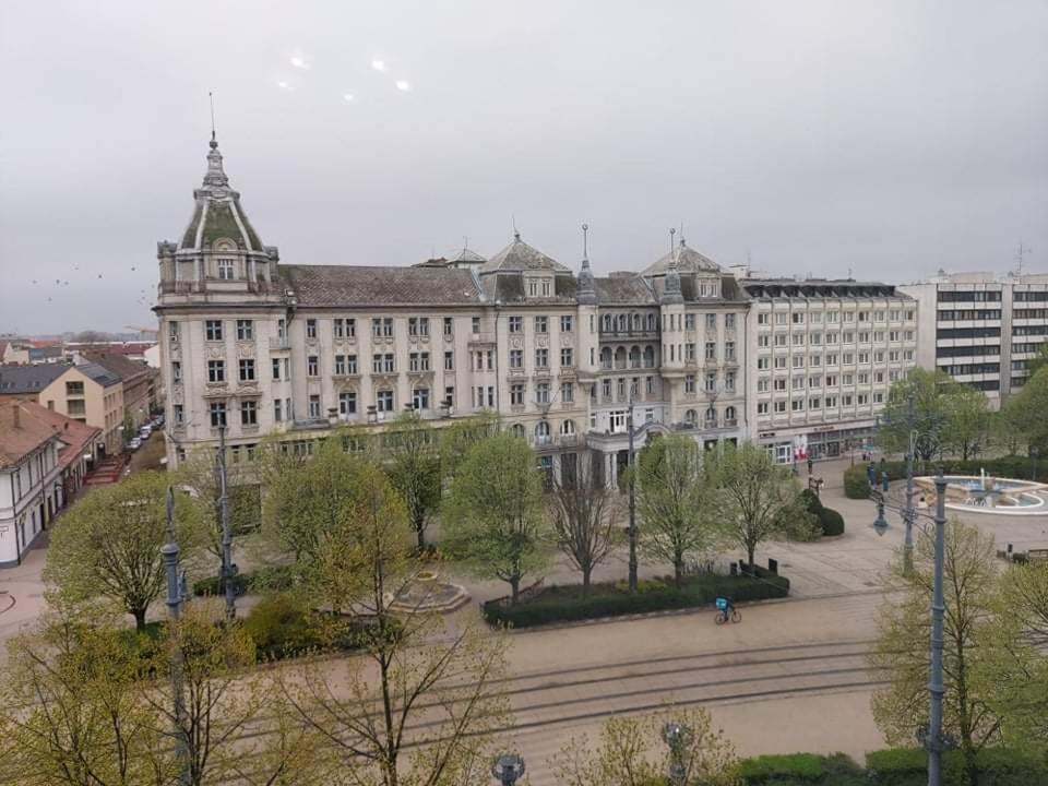 Alfoeldi Palace Apartman Debrecen Luaran gambar